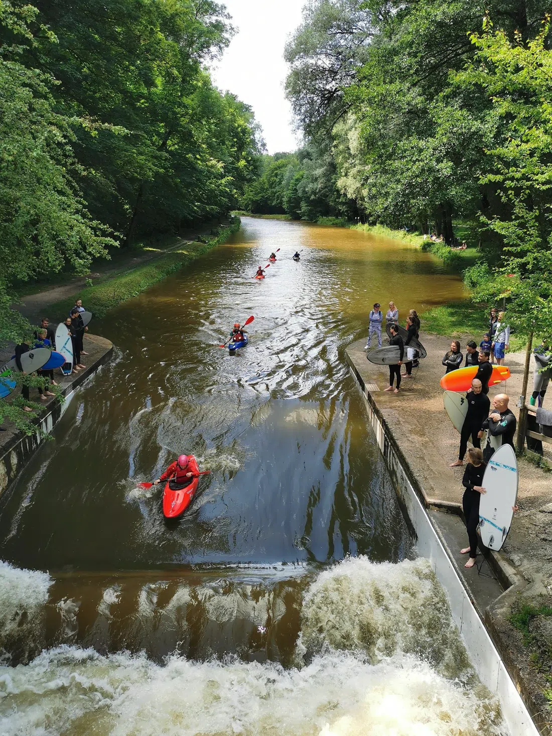 Floßlände Thalkirchen (river wave), Munich