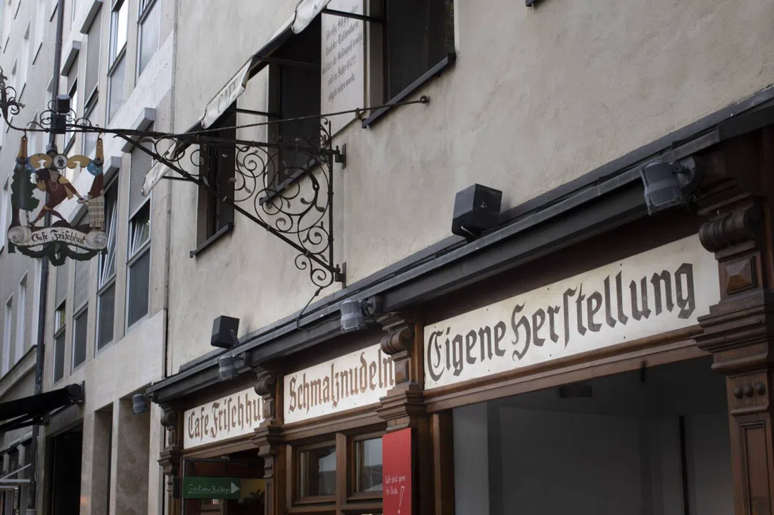 Schmalznudel - Café Frischhut, Munich